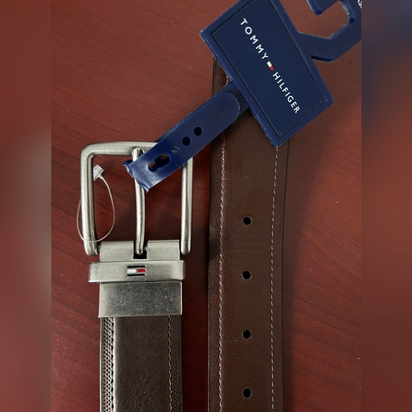 Tommy Hilfiger men's reversible belt size S - Picture 4 of 5